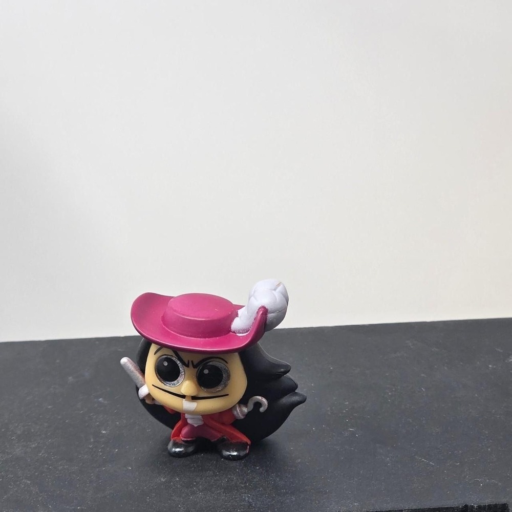 Disney Doorables Series 6 Villains Figure Captain Hook 1.5"